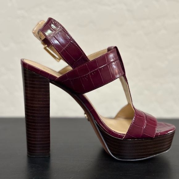 MICHAEL KORS ♥️💜 Becker T Strap Heels - Picture 4 of 10